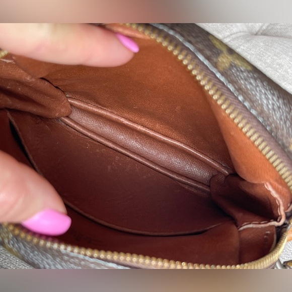 AUTHENTIC LOUIS VUITTON Brown Monogram Crossbody Bag - Picture 14 of 16